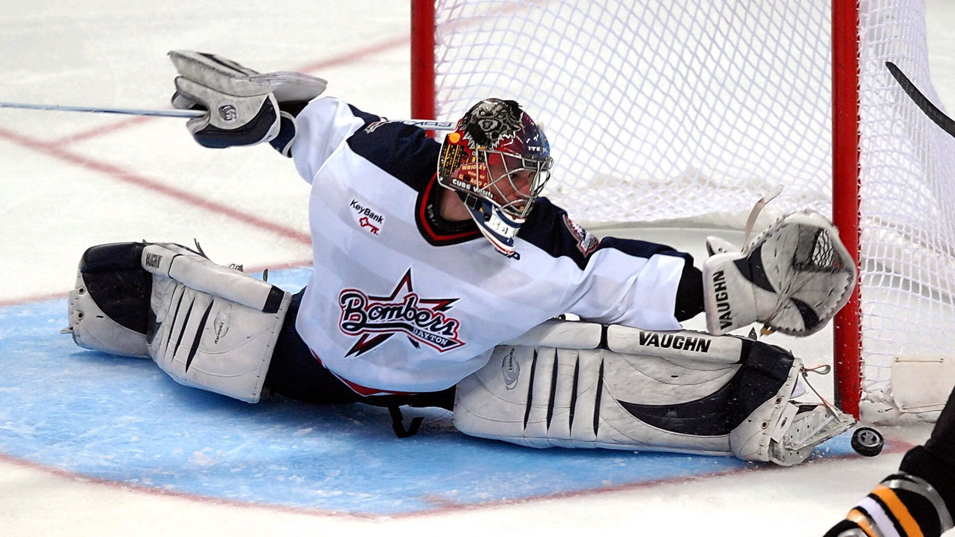 摩纳哥男队自由泳展现强劲爆发力，摩纳哥游艇俱乐部