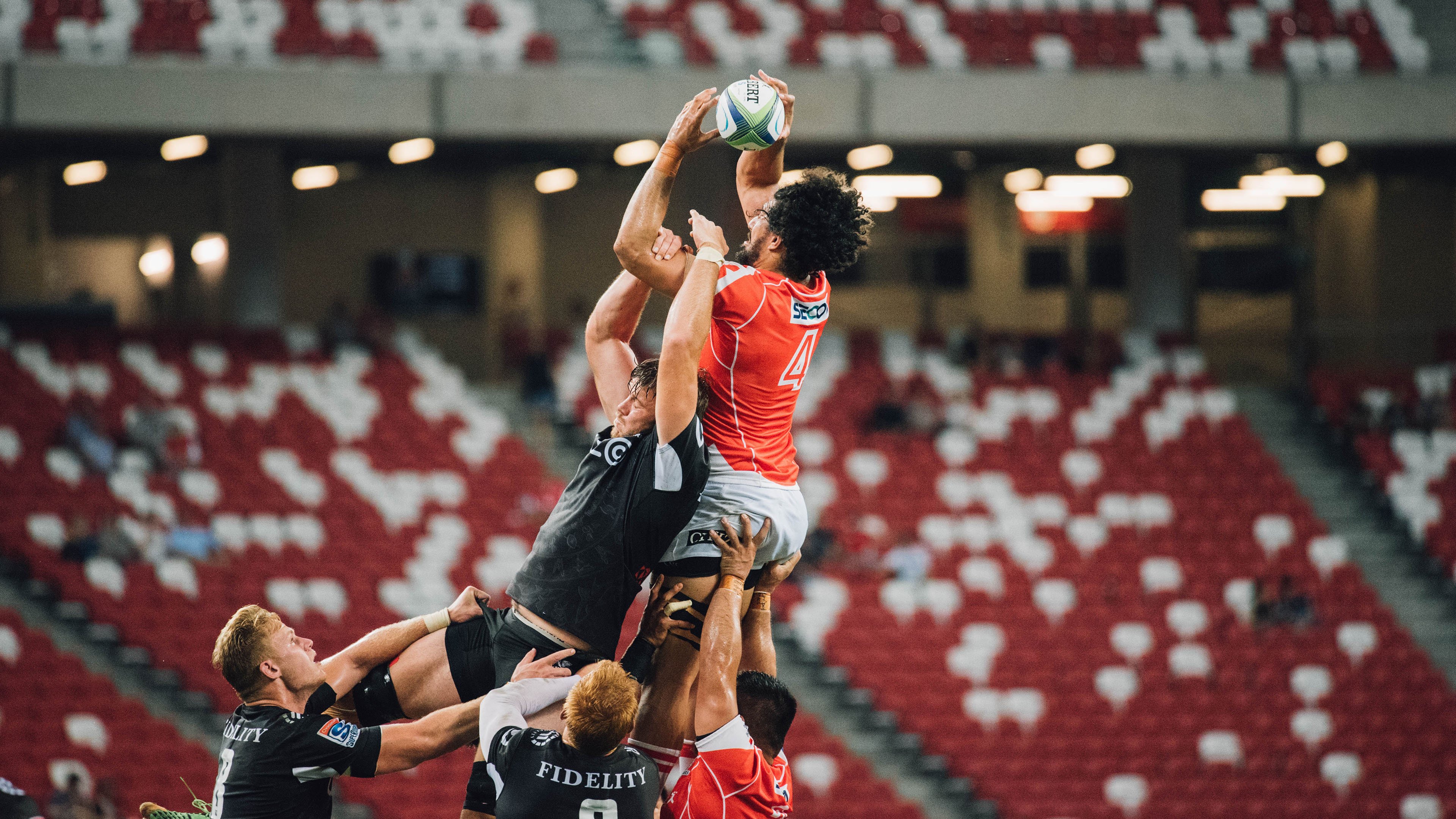 球迷拍摄创意短片讲述支持球队心路历程引发强烈共鸣，球队宣传片拍摄